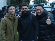 1.花園近鉄ライナーズ所属のウィル・ゲニア選手